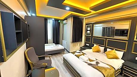 Triple Room with Balcony