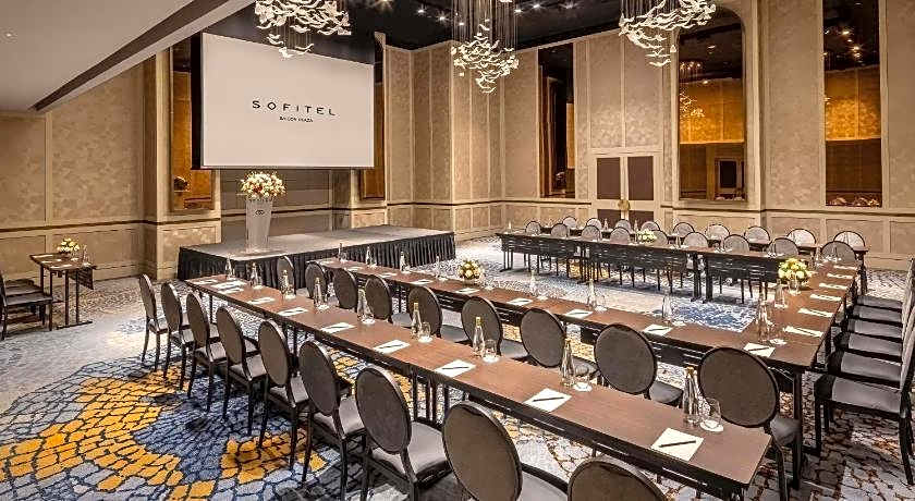 Sofitel Saigon Plaza Hotel