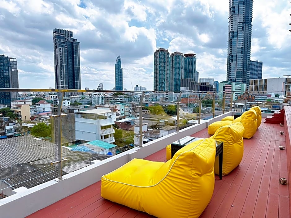 Miloft Sathorn Hotel
