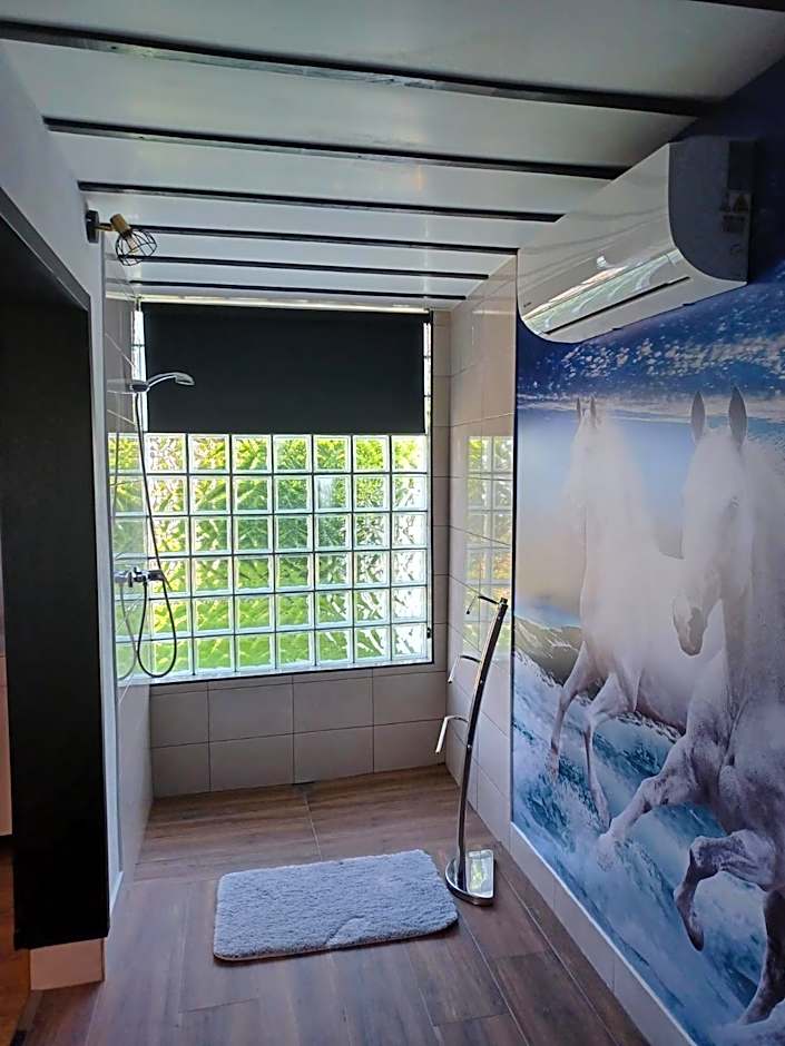 Leonchic - Guest House com Piscina de Água Salgada