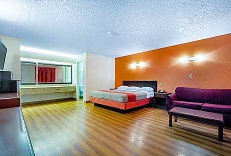 King Room with Spa Bath - Non-Smoking