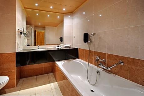 LUXURY ROOM WITH BALCONY