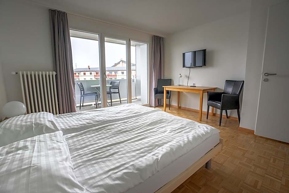 Nyon Hostel