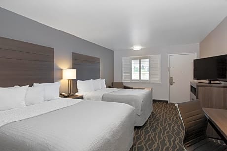 Double Room with Two Double Beds - Mobility/Hearing Accessible - Non-Smoking