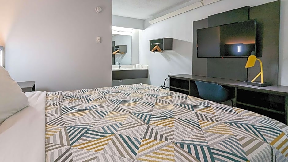 Motel 6-Nashua, NH