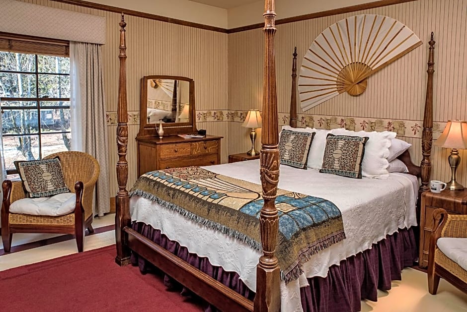 McCloud Hotel