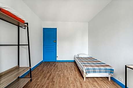 Standard Single Room with Shared Bathroom