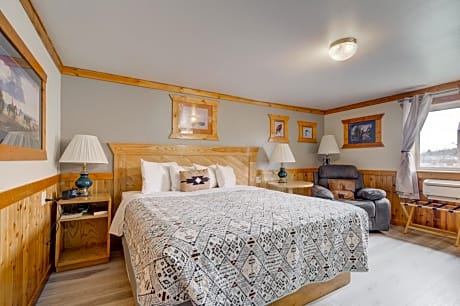 Livingston Inn - Historic