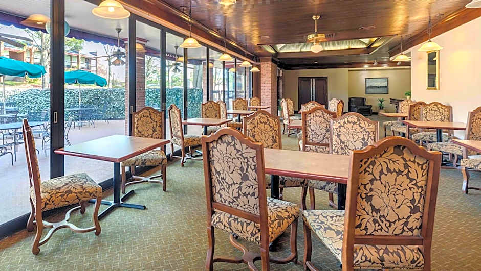 Magnuson Grand Hotel and Conference Center