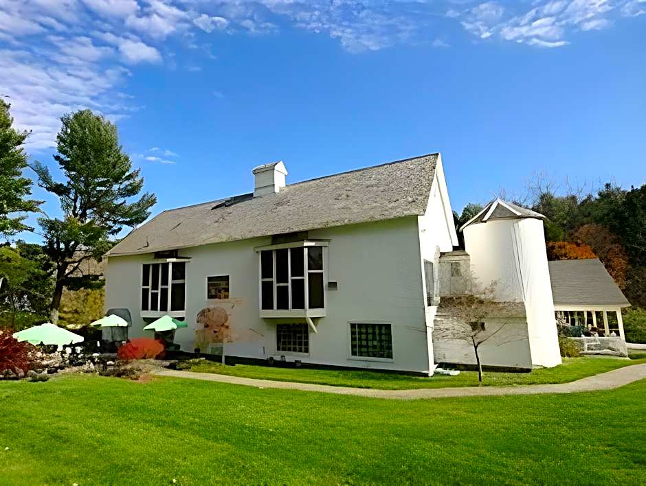 1896 House Country Inn - Barnside Inn