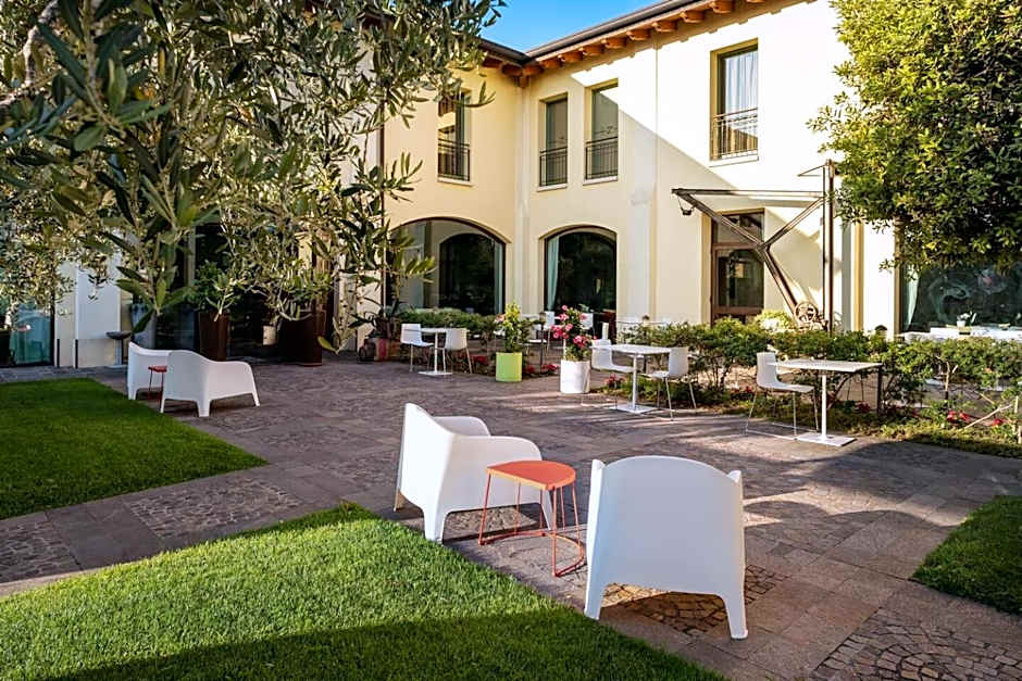 The Ziba Hotel & Spa