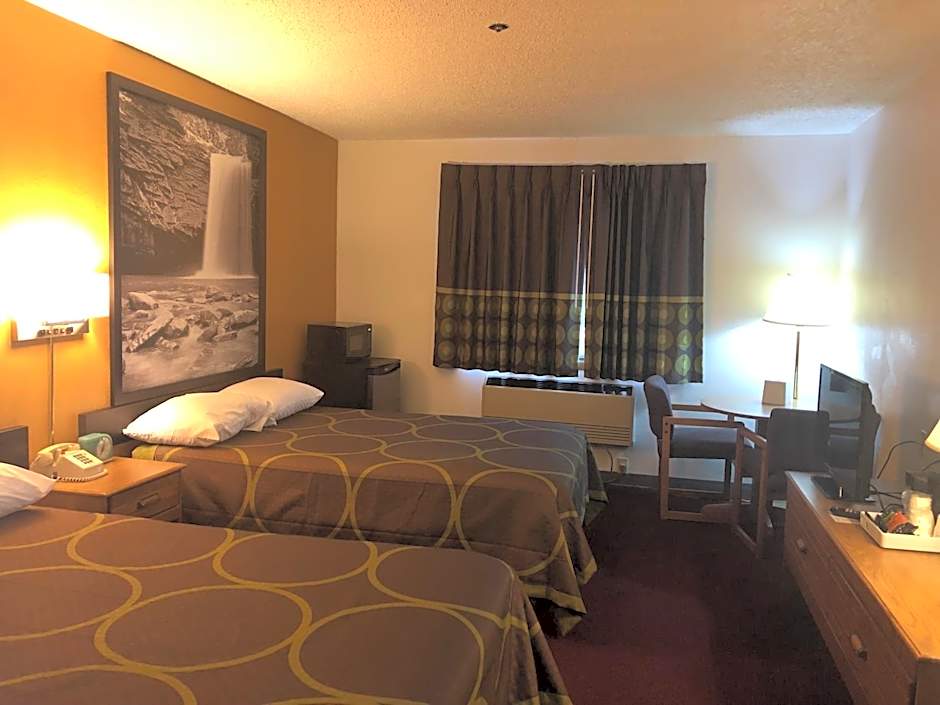 Super 8 by Wyndham Front Royal