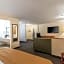 Econo Lodge  Inn & Suites Clinton