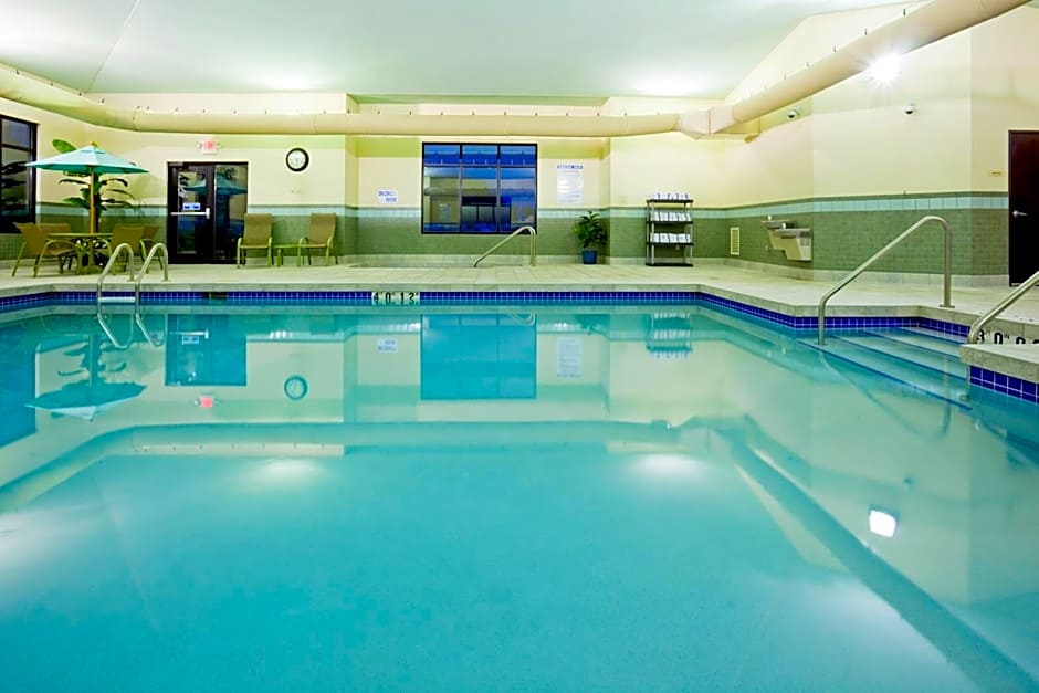Holiday Inn Express & Suites Verona By IHG