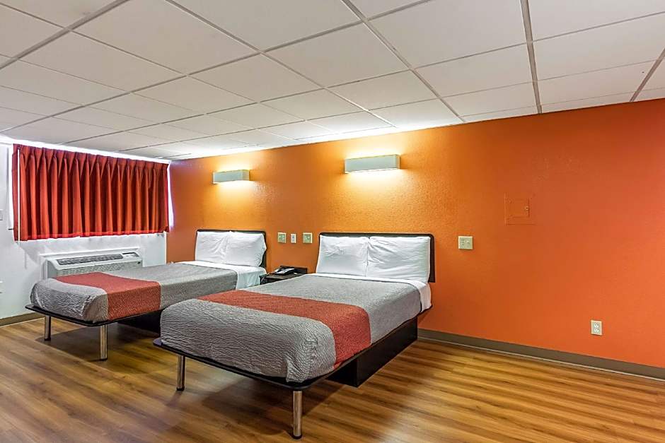 Motel 6 Elizabeth NJ Newark Liberty Intl Airport
