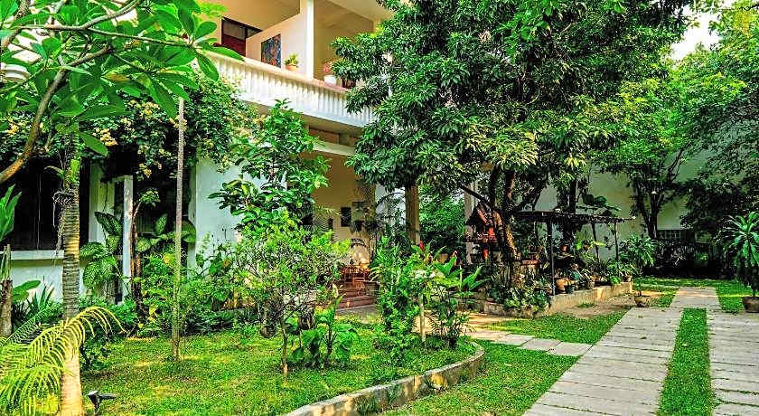 Lani's House by the Ponds