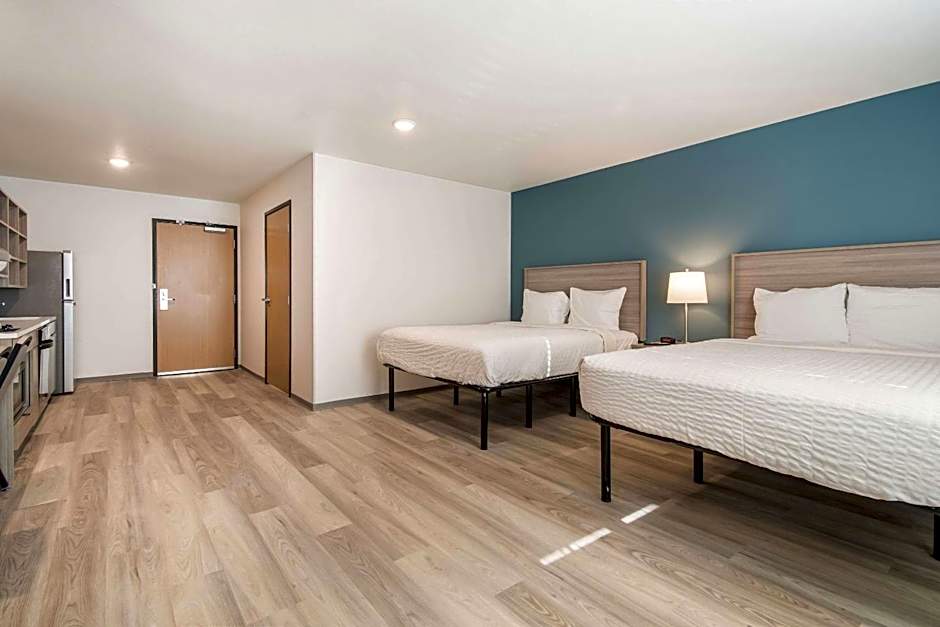 Photo 1 of 11 of 2 Queen Beds, Accessible, Bathtub