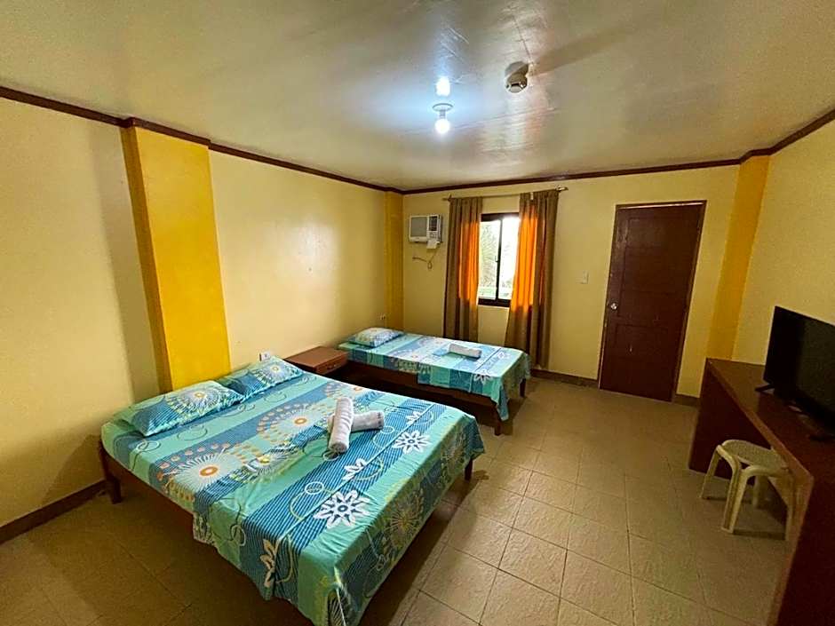 White Beach Hotel Puerto Galera powered by Cocotel