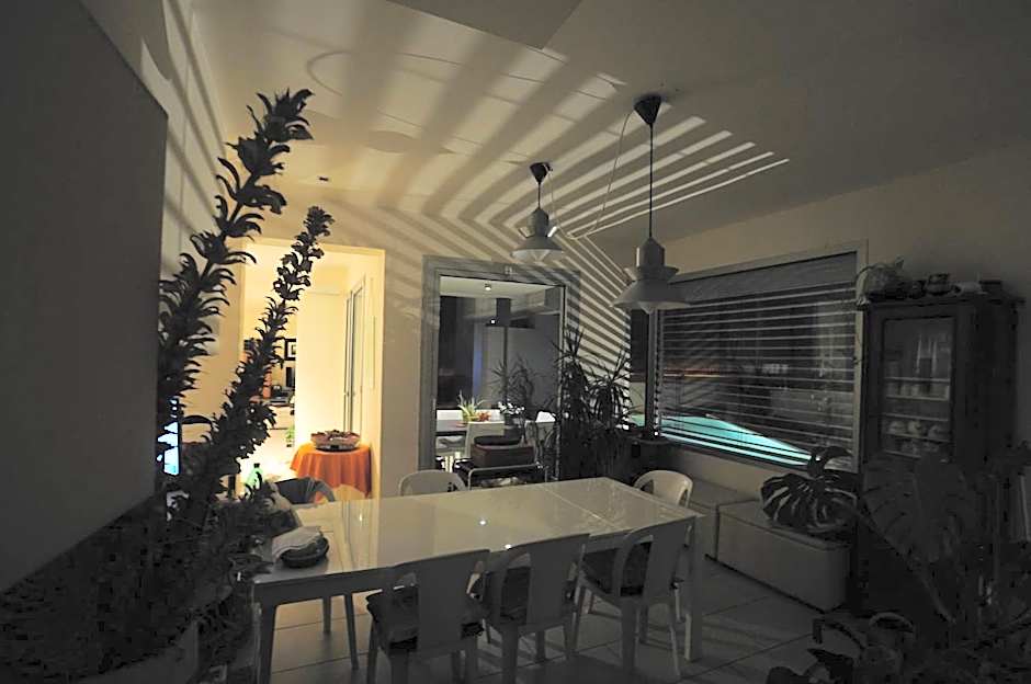 Art House Quartu - Margine Rosso