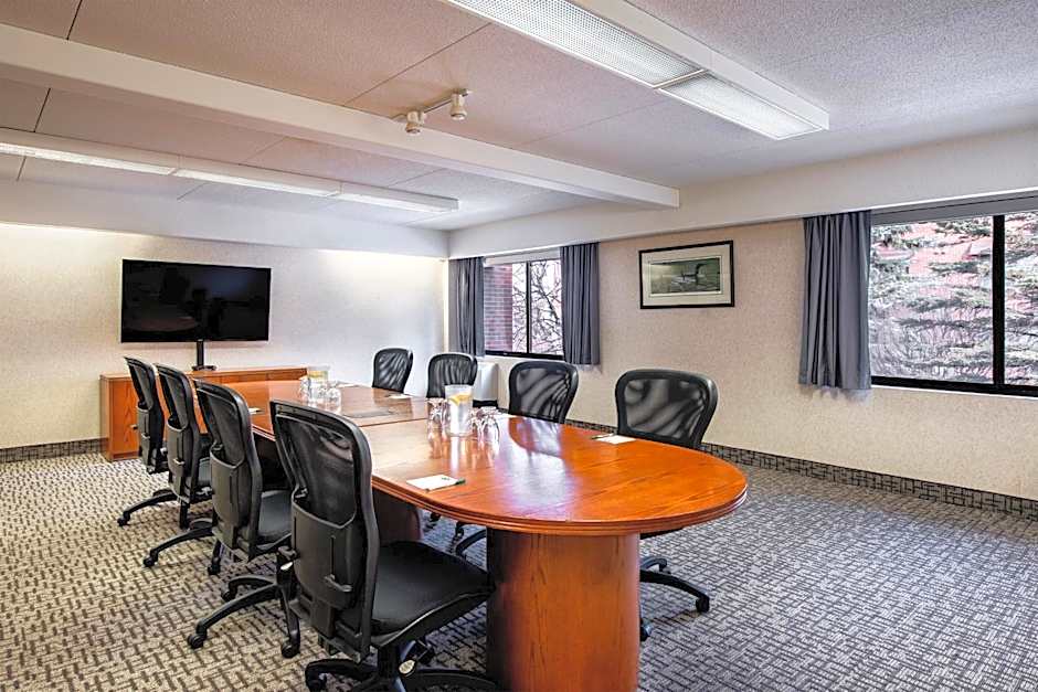 Valhalla Hotel & Conference Centre