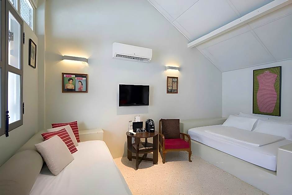 Noordin Mews Hotel