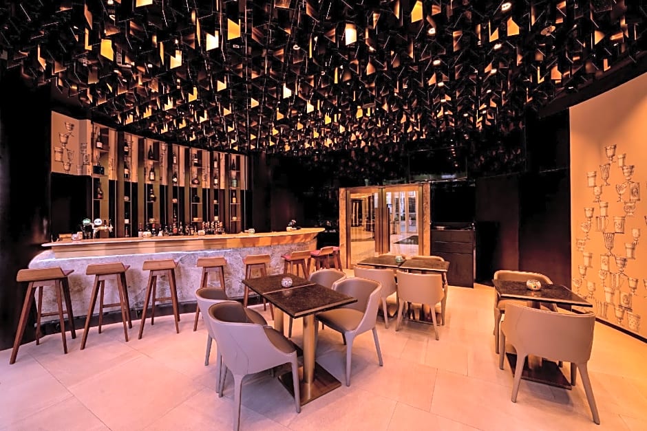 Kowloon Harbourfront Hotel