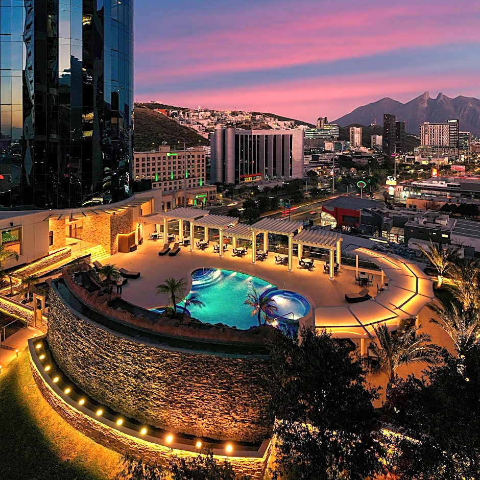 Safi Royal Luxury Metropolitan