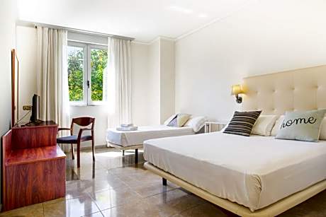 Basic Triple Room