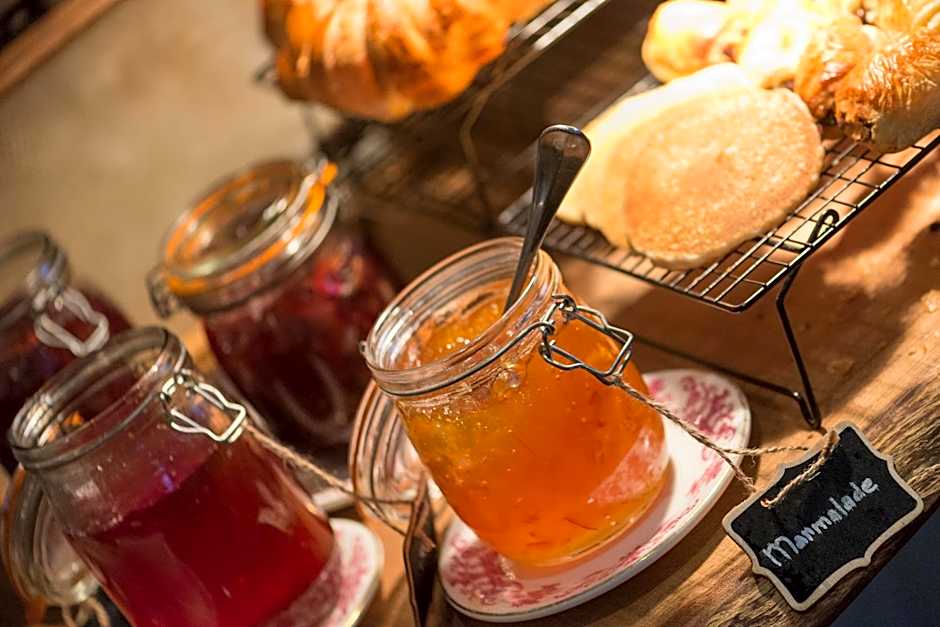 The Crown Manor House Hotel