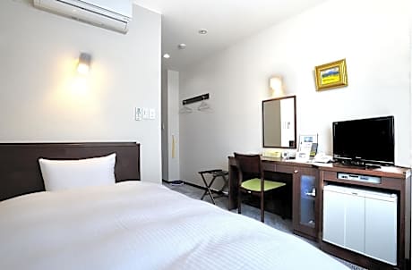 Double Room with Small Double Bed and Shower - Smoking