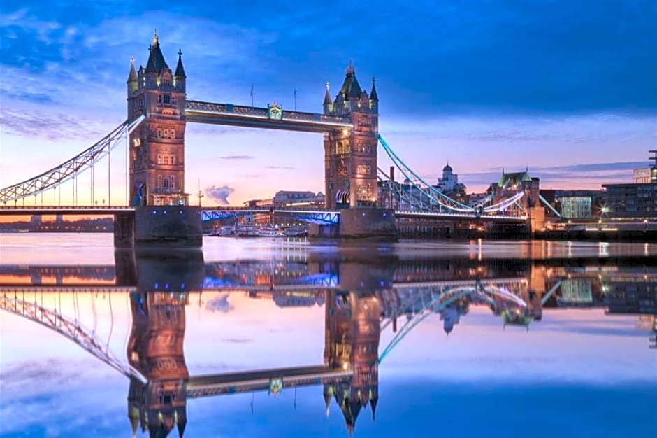 Travelodge London Central City Road