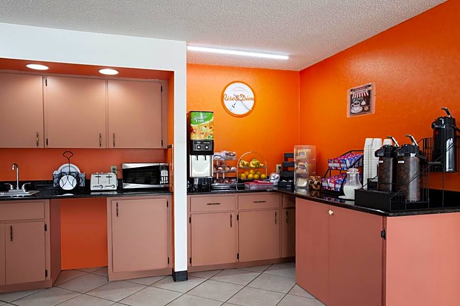 Howard Johnson by Wyndham Vero Beach/I-95
