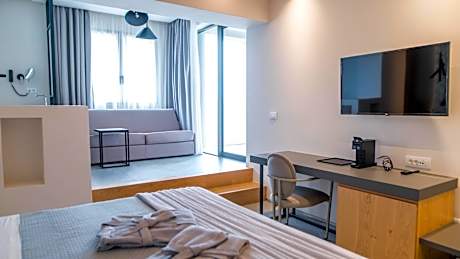 Deluxe Suite with Sea View