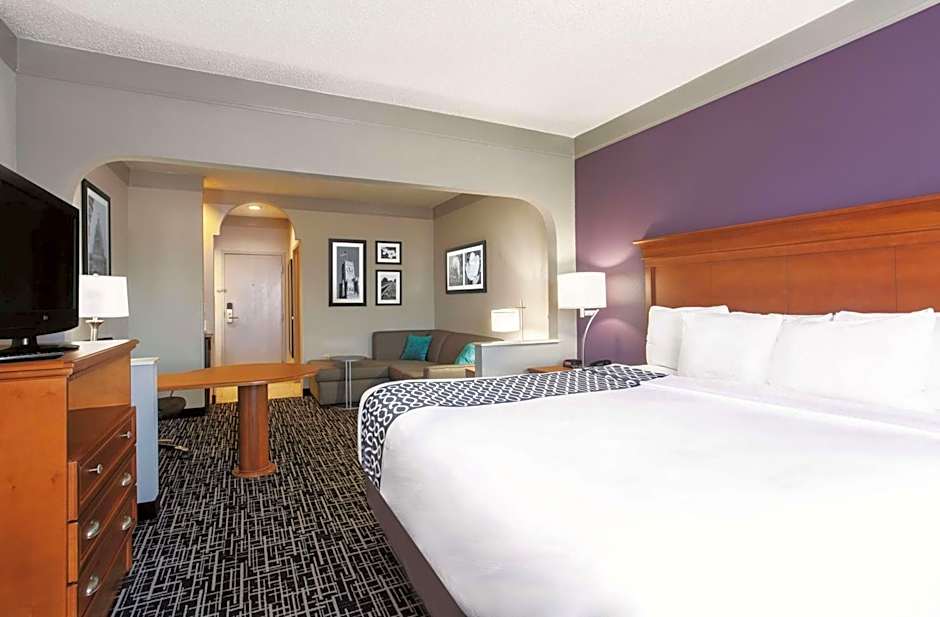 La Quinta Inn & Suites by Wyndham Jackson Airport/Pearl