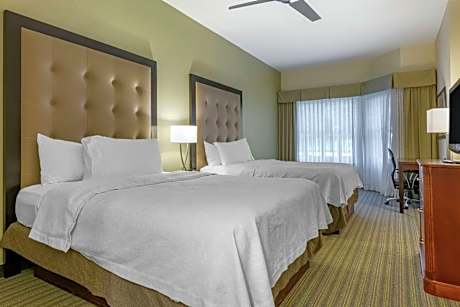 One-Bedroom Queen Suite with Two Queen Beds - Non-Smoking