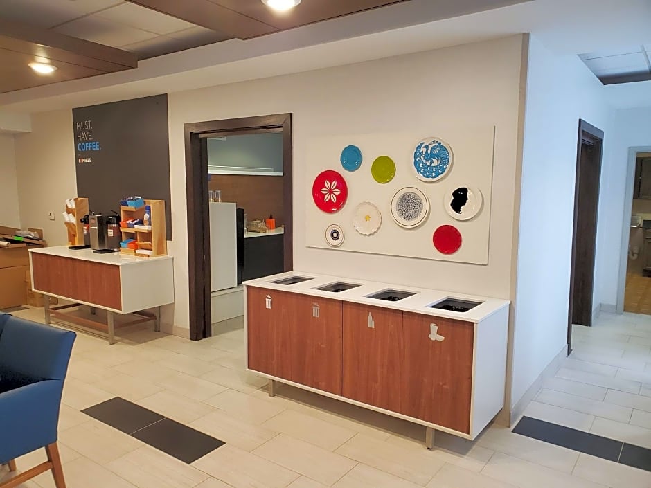 Holiday Inn Express & Suites Junction City By IHG