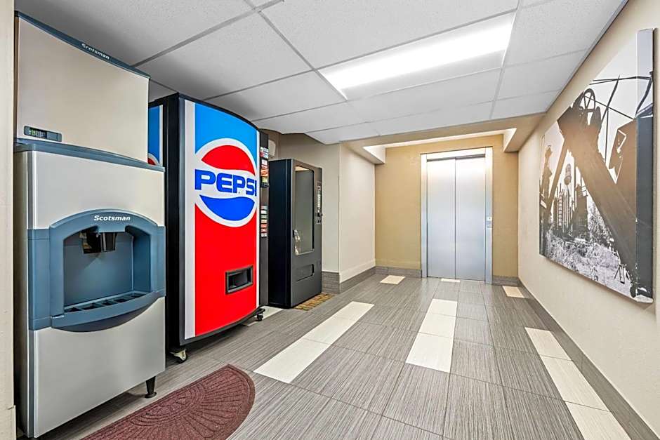 Super 8 by Wyndham Homewood Birmingham Area