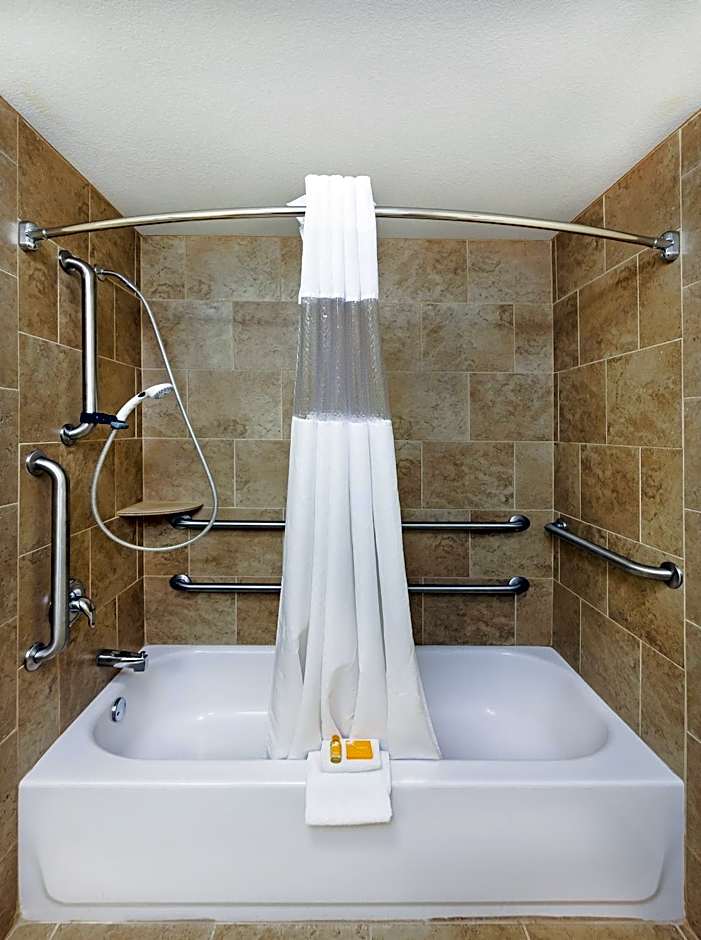 La Quinta Inn & Suites by Wyndham Dickinson