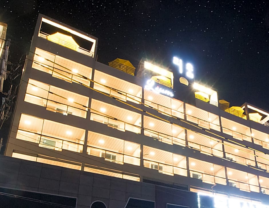 Lium Spa Hostel
