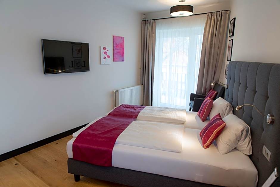 Hotel Locker & Legere