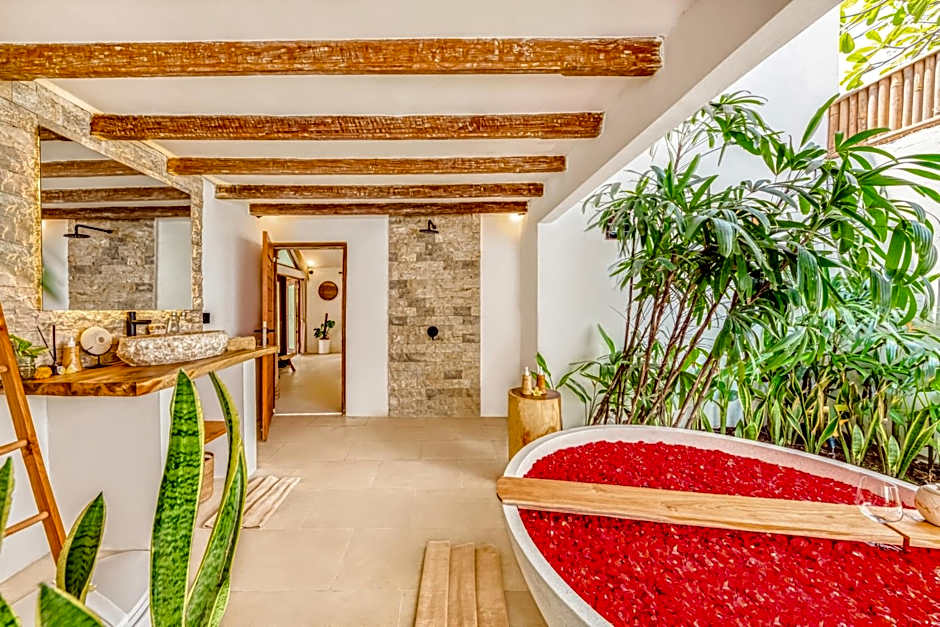 Villa Indigo - 5-BDR with huge pool and garden
