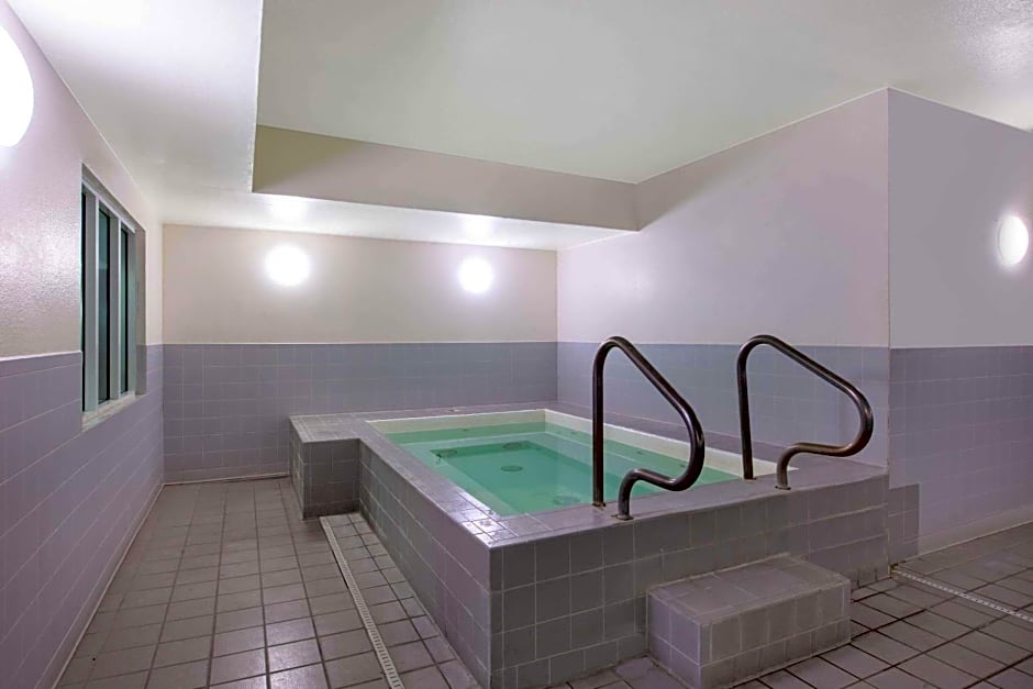 La Quinta Inn & Suites by Wyndham Lincoln