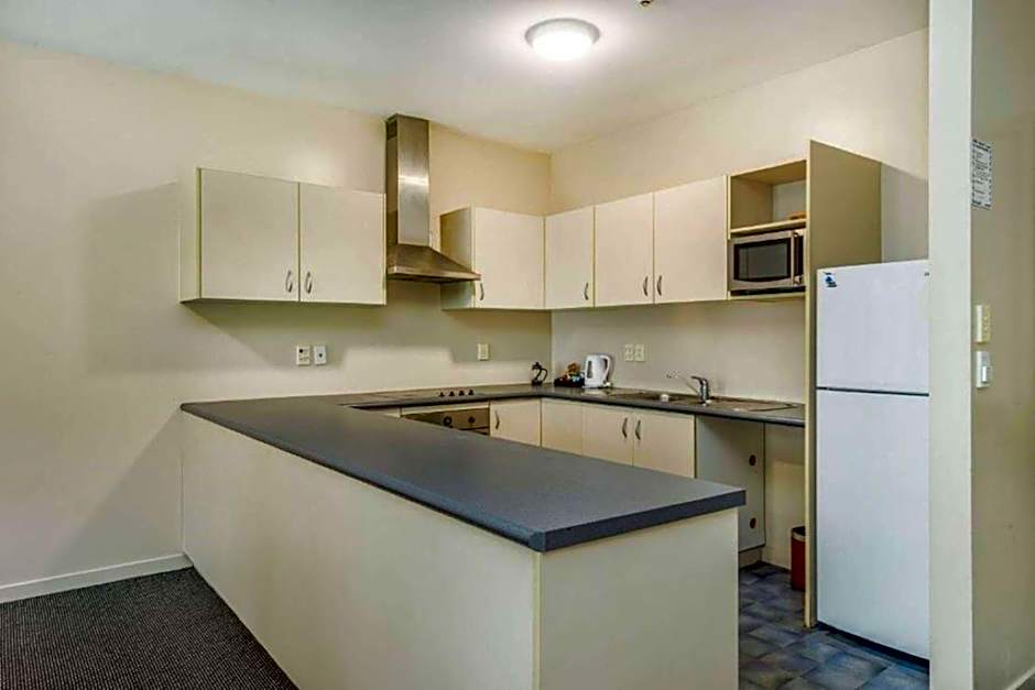 Ramada by Wyndham Hamilton City Center