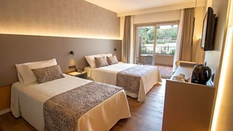 Triple Room with Pool View