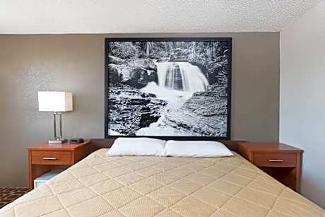 King Room - Non-Smoking