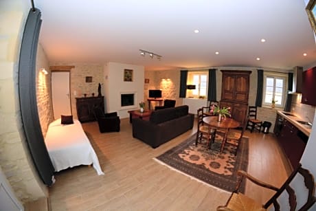 Superior One-Bedroom Apartment