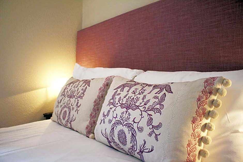 Loch Leven Hotel & Distillery