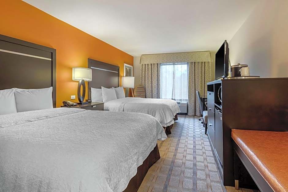 Photo 1 of 6 of 2 Queen Beds