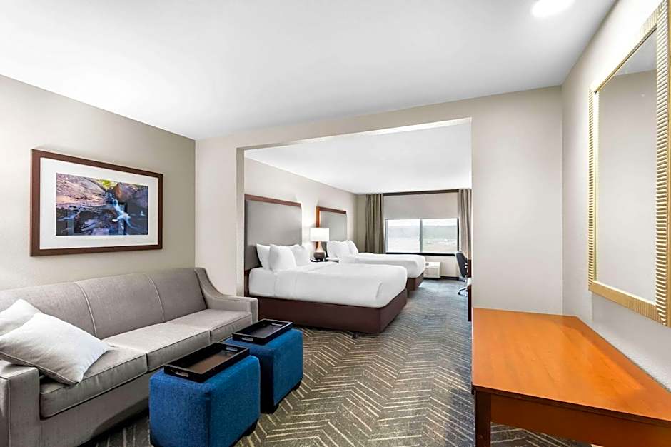 Comfort Inn & Suites Mountain Iron and Virginia