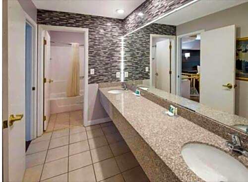 Quality Inn & Suites Cincinnati I-275